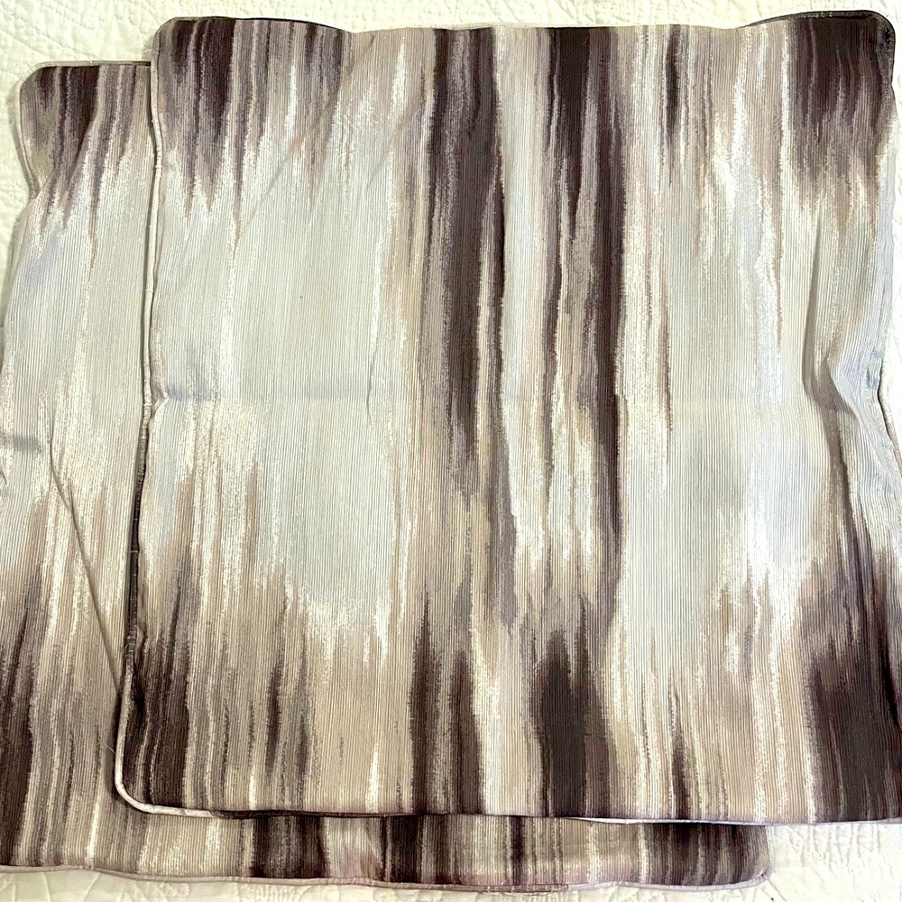 Elegant Striped Pillow Covers set of 2. Zipper closure. 20in x 20in. New